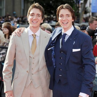 Oliver Phelps, James Phelps in Harry Potter and the Deathly Hallows Part II World Film Premiere - Arrivals