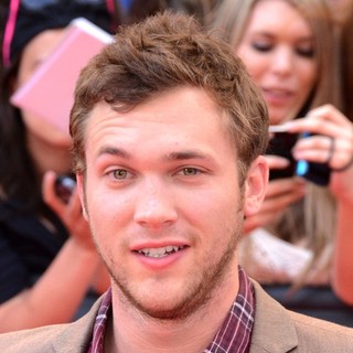 Phillip Phillips in 2013 MuchMusic Video Awards - Arrivals - phillip-phillips-2013-muchmusic-video-awards-01