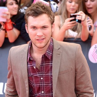 Phillip Phillips in 2013 MuchMusic Video Awards - Arrivals - phillip-phillips-2013-muchmusic-video-awards-03
