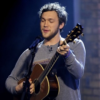 Phillip Phillips in Phillip Phillips Appears on The Marilyn Denis Show