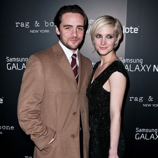 Vincent Piazza, Ashlee Simpson in Samsung and AT and T Present The Fashion: Take Note Studio Valentine's Day Event