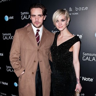 Vincent Piazza, Ashlee Simpson in Samsung and AT and T Present The Fashion: Take Note Studio Valentine's Day Event