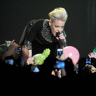 Pink Performing Live for The First Night of 2013 European Truth About Love Tour