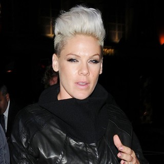 Pink in Pink Arrives Back at Her Hotel