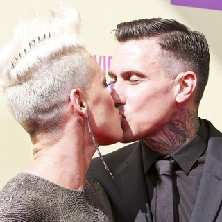 Pink, Carey Hart in 2012 MTV Video Music Awards - Arrivals