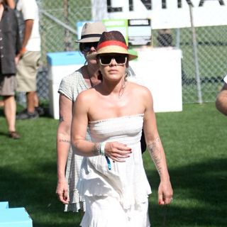 Pink in The 2010 Coachella Valley Music and Arts Festival - Day 1 - pink_005_wenn5461803