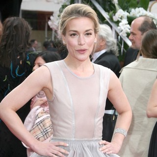 Piper Perabo in The 69th Annual Golden Globe Awards - Arrivals