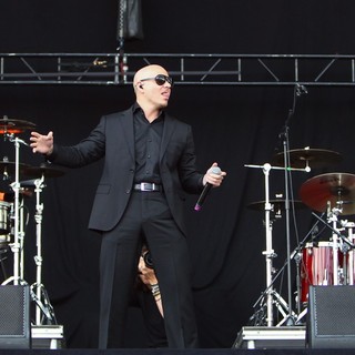 Pitbull in Barclaycard Wireless Festival 2012 - Day 3 - pitbull-barclaycard-wireless-festival-2012-day-3-12