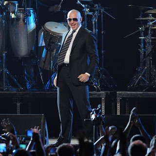 Pitbull in The Y100 Jingle Ball 2011 - pitbull-performing-live-y100-jingle-ball-2011-03