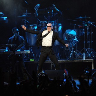 Pitbull in The Y100 Jingle Ball 2011 - pitbull-performing-live-y100-jingle-ball-2011-11