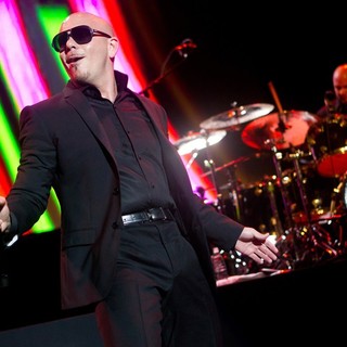 Pitbull Performs in Concert at Crocus City Hall - pitbull-performs-in-concert-at-crocus-city-hall-05