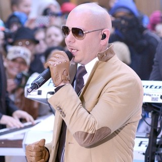Pitbull in Pitbull Performs Live at The Today Show
