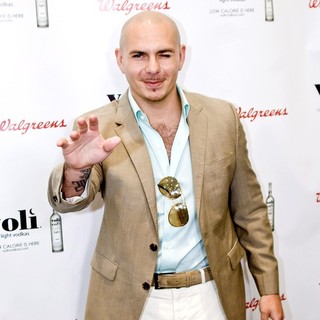 Pitbull Promotes Voli Light Vodka - pitbull-promotes-voli-light-vodka-02