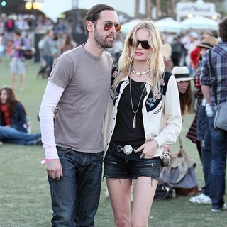 Kate Bosworth in Celebrities at The 2012 Coachella Valley Music and Arts Festival - Day 2 - polish-bosworth-2012-coachella-day-2-07