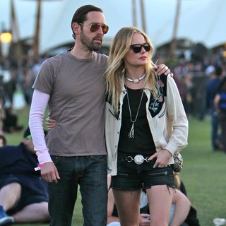 Kate Bosworth in Celebrities at The 2012 Coachella Valley Music and Arts Festival - Day 2 - polish-bosworth-2012-coachella-day-2-12