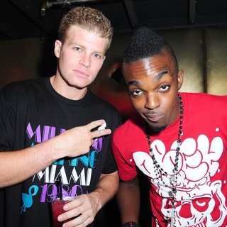 Roscoe Dash Performs Live on Stage - porat-dash-performs-live-on-stage-01