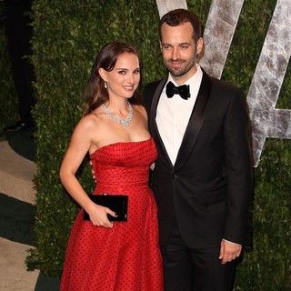 Natalie Portman, Benjamin Millepied in 2012 Vanity Fair Oscar Party - Arrivals