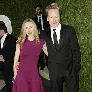 Conan O'Brien in 2013 Vanity Fair Oscar Party - Arrivals - powel-o-brien-2013-vanity-fair-oscar-party-03