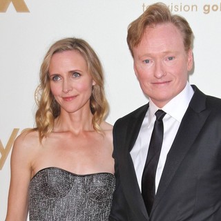 Liza Powel, Conan O'Brien in The 63rd Primetime Emmy Awards - Arrivals
