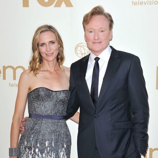 Liza Powel, Conan O'Brien in The 63rd Primetime Emmy Awards - Arrivals