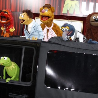 The Premiere of Walt Disney Pictures' The Muppets - Arrivals - premiere-the-muppets-01
