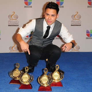 Prince Royce in Premio Lo Nuestro a La Musica Latina - Press Room - prince-royce-premio-lo-nuestro-a-la-musica-latina-press-room-04