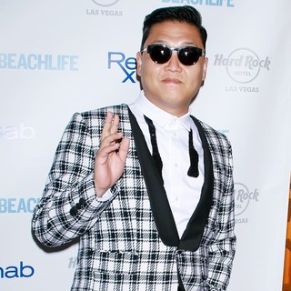 PSY in PSY Helps Close Out The Season of Rehab