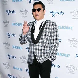 PSY in PSY Helps Close Out The Season of Rehab