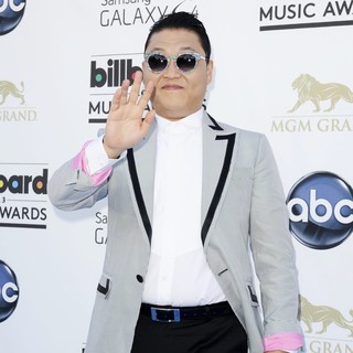 2013 Billboard Music Awards - Arrivals