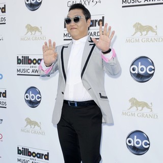 2013 Billboard Music Awards - Arrivals