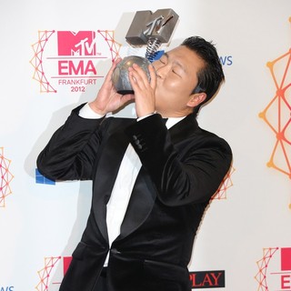 PSY in The MTV EMA's 2012 - Press Room