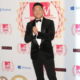 PSY in The MTV EMA's 2012 - Press Room