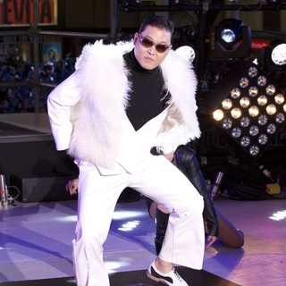 PSY in New Year's Eve 2013 in Times Square