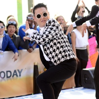 PSY Performing Live as Part of NBC's Today Show Concert Series - psy-today-show-concert-series-03