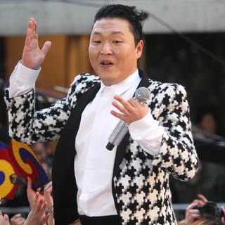 PSY Performing Live as Part of NBC's Today Show Concert Series - psy-today-show-concert-series-52