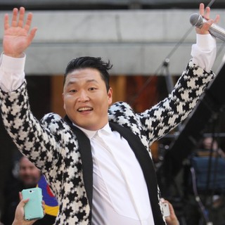 PSY Performing Live as Part of NBC's Today Show Concert Series - psy-today-show-concert-series-53