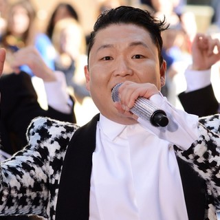 PSY Performing Live as Part of NBC's Today Show Concert Series - psy-today-show-concert-series-59
