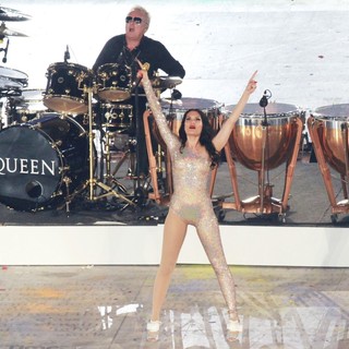 Roger Taylor, Queen, Jessie J in London 2012 Olympic Games - Closing Ceremony