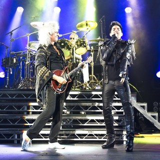 Brian May, Roger Taylor, Queen, Adam Lambert in Queen and Adam Lambert Performing Live