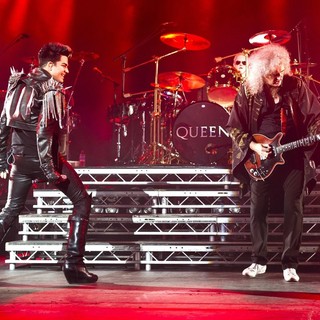 Adam Lambert, Roger Taylor, Brian May, Queen in Queen and Adam Lambert Performing Live