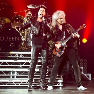 Roger Taylor, Adam Lambert, Brian May, Queen in Queen and Adam Lambert Performing Live