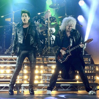 Adam Lambert, Roger Taylor, Brian May, Queen in Queen and Adam Lambert Performing Live