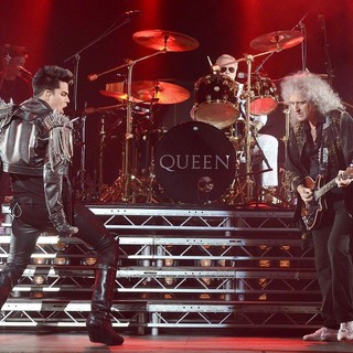 Adam Lambert, Roger Taylor, Brian May, Queen in Queen and Adam Lambert Performing Live
