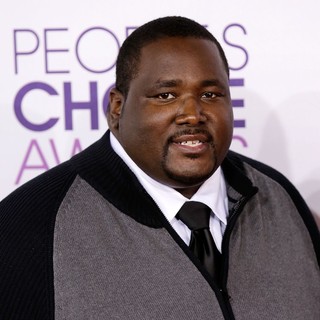 Quinton Aaron in People's Choice Awards 2013 - Red Carpet Arrivals - quinton-aaron-people-s-choice-awards-2013-01
