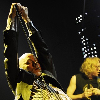 Michael Stipe, R.E.M. in R.E.M. Perform Live in Concert at Siemens Arena