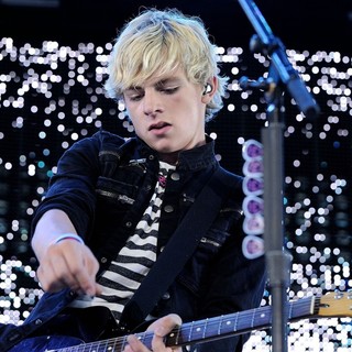 Ross Lynch, R5 in R5 Perform for The Family Channel's Big Ticket Summer Concert