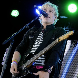 R5 Perform for The Family Channel's Big Ticket Summer Concert - r5-family-channel-s-big-ticket-summer-concert-04