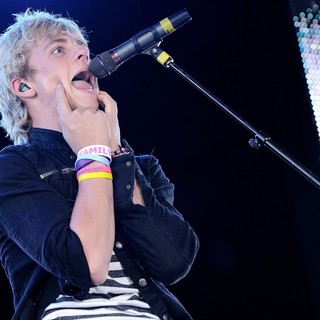 R5 Perform for The Family Channel's Big Ticket Summer Concert - r5-family-channel-s-big-ticket-summer-concert-05