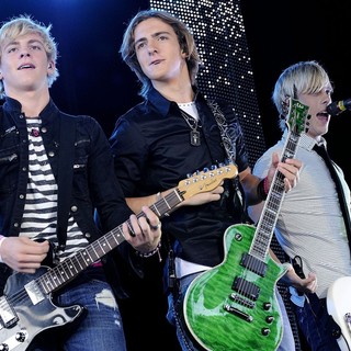 R5 Perform for The Family Channel's Big Ticket Summer Concert - r5-family-channel-s-big-ticket-summer-concert-07