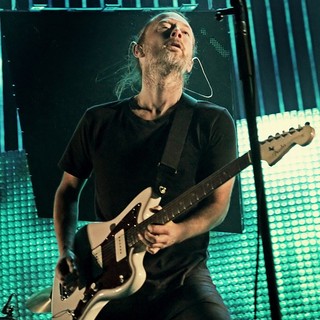 Thom Yorke, Radiohead in Radiohead Performing Live